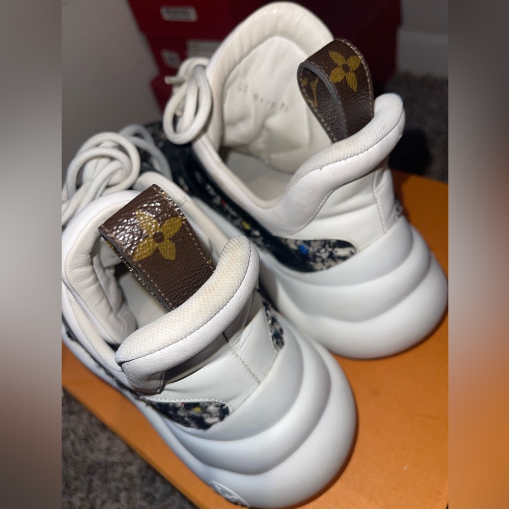 Louis Vuitton Sneakers - Picture 6 of 7